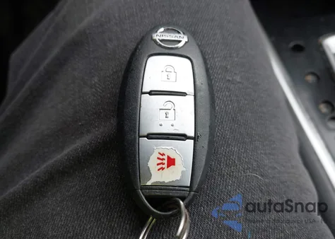 2017 Nissan Pathfinder S z USA, uszkodzony, nr VIN 5N1DR2MM7HC690299